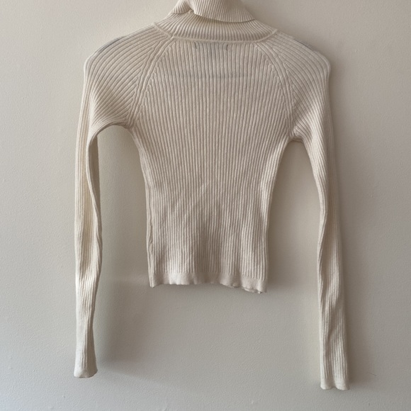 Turtle neck - Picture 4 of 4